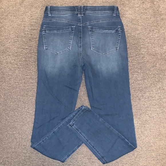 Democracy Jeans - Picture 2 of 7